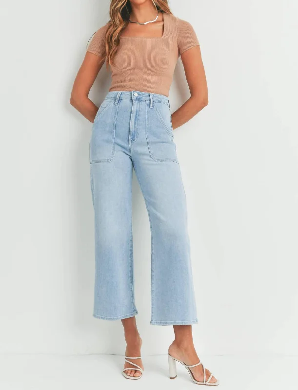 Cargo Pocket Wide Leg Jeans In Light Wash